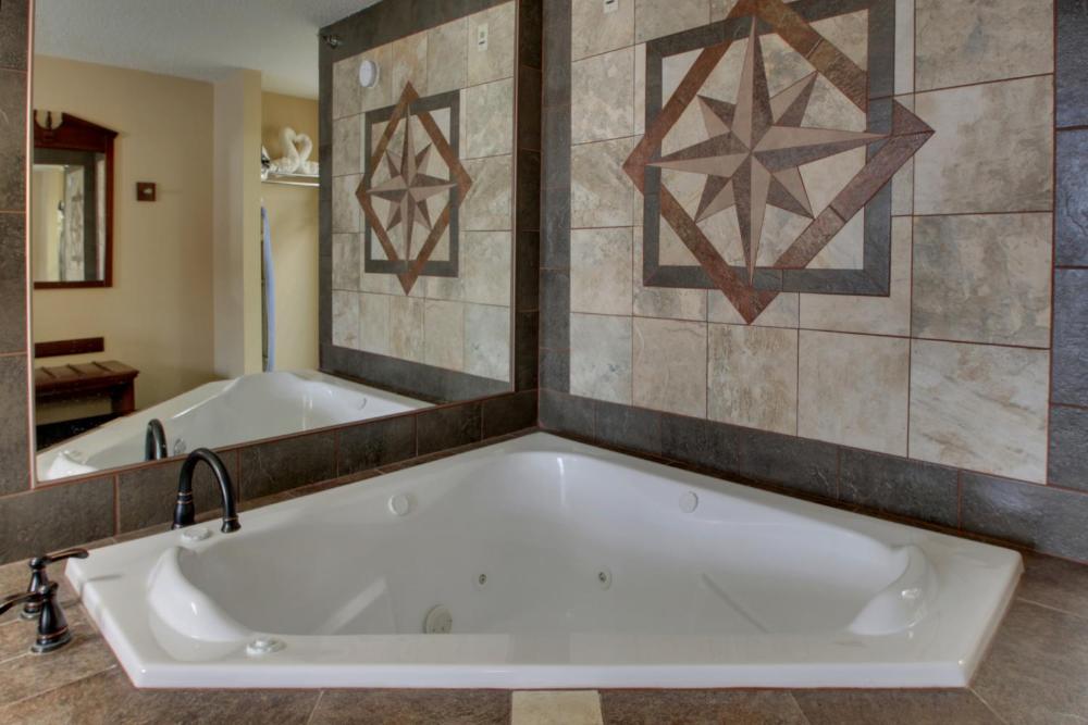  Plush King Bed with Jacuzzi (Ground Level) interior